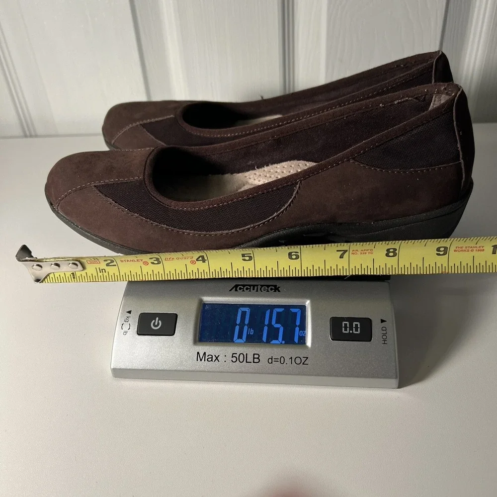 liz claiborne randy Suade flats size 7.5‎ Brown